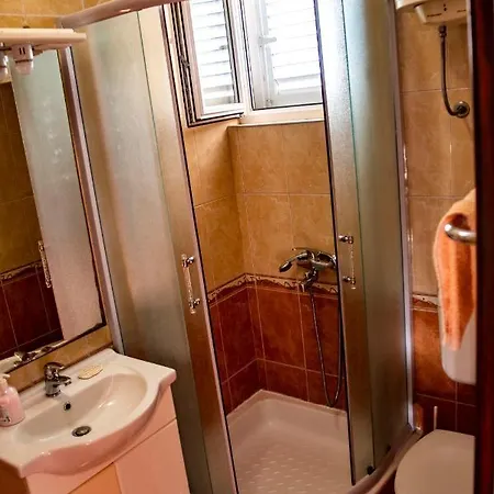 Lile By The Sea, Zavode Appartement